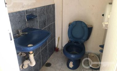 Venta de Edificio Comercial o Renta de Locales y Oficinas en esquina de Calle Altamirano, Col. Playa Sol. Coatzacoalcos, Ver.
