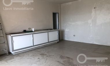 Venta de Edificio Comercial o Renta de Locales y Oficinas en esquina de Calle Altamirano, Col. Playa Sol. Coatzacoalcos, Ver.