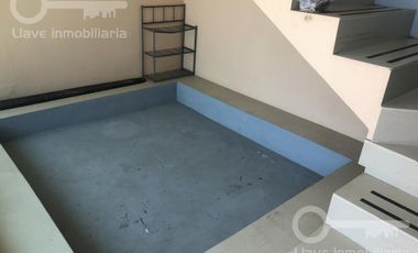 Venta de Edificio Comercial o Renta de Locales y Oficinas en esquina de Calle Altamirano, Col. Playa Sol. Coatzacoalcos, Ver.