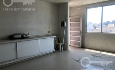 Venta de Edificio Comercial o Renta de Locales y Oficinas en esquina de Calle Altamirano, Col. Playa Sol. Coatzacoalcos, Ver.