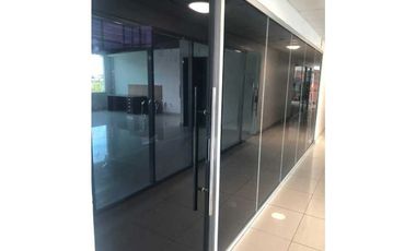 LOCAL COMERCIAL EN PARQUE LEFEVRE VENTA-PERMUTA-ALQUILER