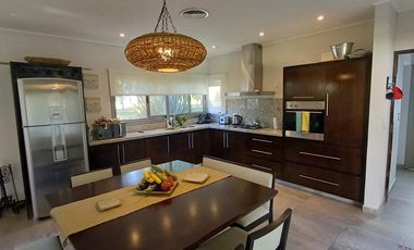 Casa 3 dormitorios en lote de 1800mts2 - Haras del Sur I