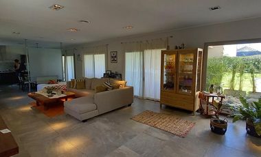 Casa 3 dormitorios en lote de 1800mts2 - Haras del Sur I