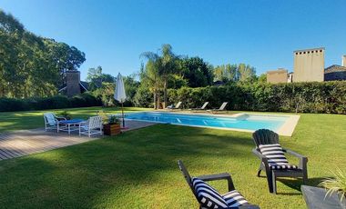 Casa 3 dormitorios en lote de 1800mts2 - Haras del Sur I