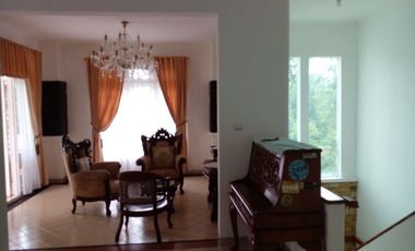Rumah mewah dalam cluster Kahuripan Bogor