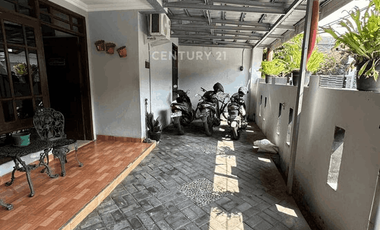 Rumah 2 Lantai Dengan Halaman Belakang Di Mergangsan