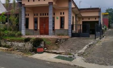 Rumah Second Siap Huni Pinggir Jalan Oro Oro Ombo Kota Batu