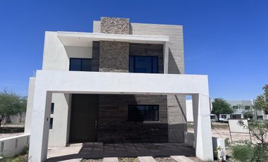 Casa en Venta en Altozano la Nueva Laguna