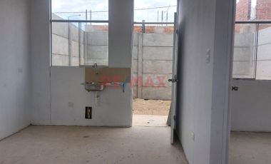 Alquilo  Casa En Urbanizacion Palma Real