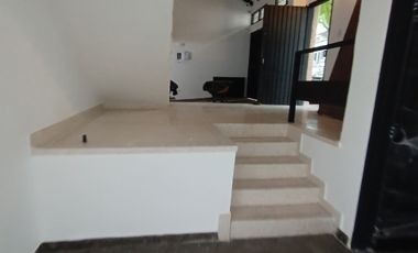 casa en arriendo en santa mónica residencial. Cod A1009