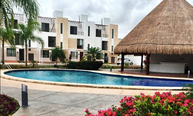 Casa en Residencial con casa club y alberca