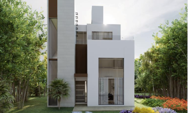 Casa en Residencial con casa club y alberca