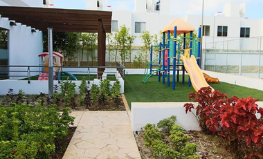 Casa en Residencial con casa club y alberca