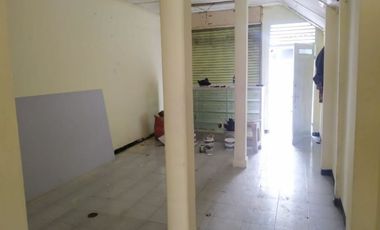 Rumah luas lokasi strategis di pusat bisnis Gejayan