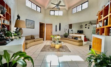 Hermosa Casa de Una Planta en Venta