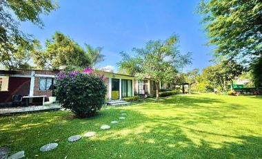 Hermosa Casa de Una Planta en Venta