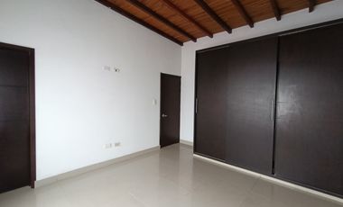 casa en venta en la nueva floresta. Cod V31295