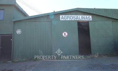 Amplia bodega en Pueblo Nuevo.