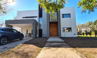 EN VENTA - CASA 3 DORMITORIOS A ESTRENAR - LA BAHÍA, PUEBLO ESTHER