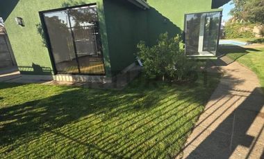 Amplia casa en venta sector lomas de Santa Maria