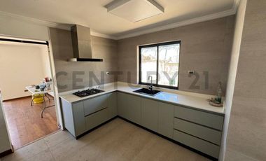 Amplia casa en venta sector lomas de Santa Maria