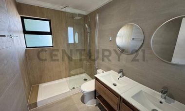 Amplia casa en venta sector lomas de Santa Maria