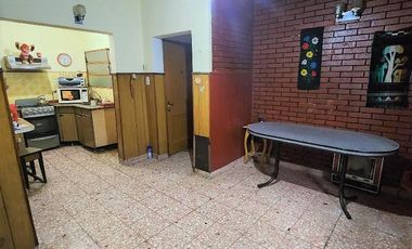 Casa en  VENTA SUIPACHA AL 500 SARANDI