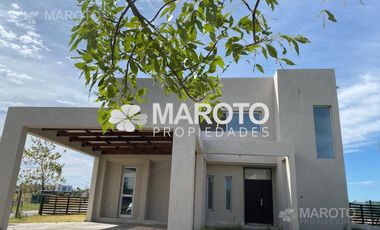 CASA EN VENTA EN EL CANTÓN GOLF - MAROTO PROPIEDADES