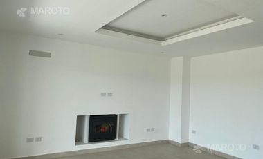 CASA EN VENTA EN EL CANTÓN GOLF - MAROTO PROPIEDADES