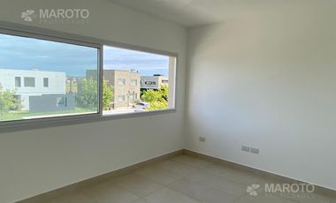 CASA EN VENTA EN EL CANTÓN GOLF - MAROTO PROPIEDADES