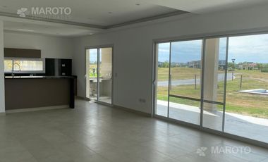 CASA EN VENTA EN EL CANTÓN GOLF - MAROTO PROPIEDADES