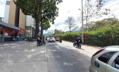 apartamento en arriendo en bosques de fonderella piso 9. Cod A13815