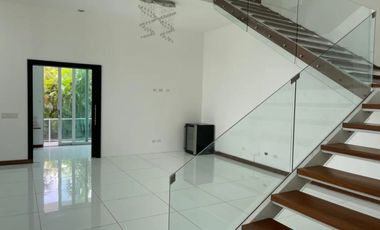 VENTA CASA  ALTOS DEL GOLF