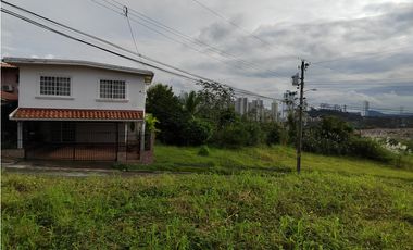SE VENDE TERRENO EN ALTOS DE SANTAMARIA CON EXCELENTE VISTA
