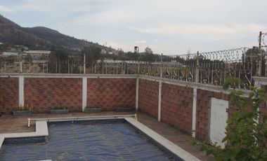 VENTA Casa de campo, alberca, cancha de tenis, amplio jardin.