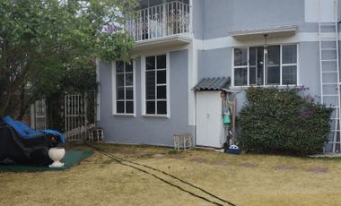VENTA Casa de campo, alberca, cancha de tenis, amplio jardin.