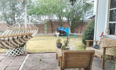 VENTA Casa de campo, alberca, cancha de tenis, amplio jardin.