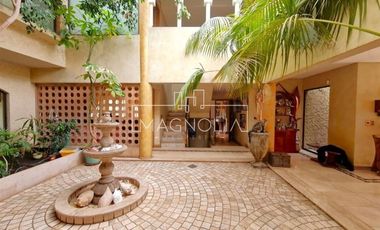 Casa en arriendo de 7 dorm. en Las Condes