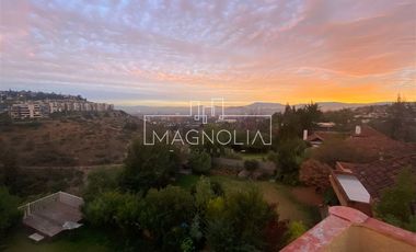 Casa en arriendo de 7 dorm. en Las Condes