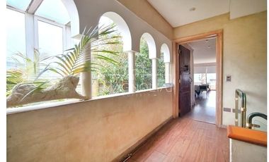 Casa en arriendo de 7 dorm. en Las Condes