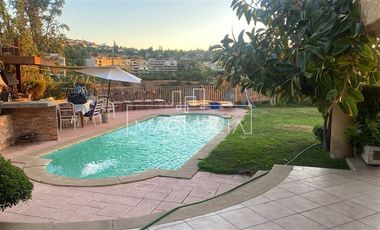 Casa en arriendo de 7 dorm. en Las Condes