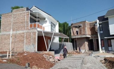 Rumah di Cileungsi hijau 30 Menit ke lokasi Stasiun LRT Cibubur