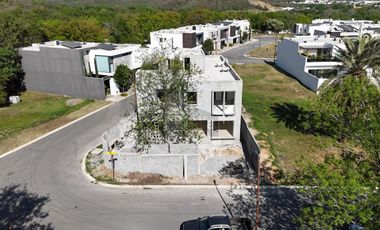 Casa en venta Los Nogales Residencial Santiago Nuevo Leon Carretera Nacional Zona Sur