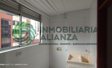 apartamento en arriendo en cabecera del llano. Cod A10073