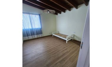 VENTA CASA 3 DORMITORIOS BARRIO CERRADO LOMAS DEL REY MAYU SUMAJ