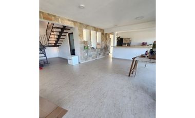 VENTA CASA 3 DORMITORIOS BARRIO CERRADO LOMAS DEL REY MAYU SUMAJ