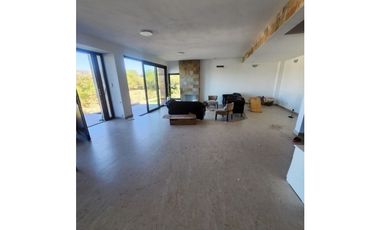 VENTA CASA 3 DORMITORIOS BARRIO CERRADO LOMAS DEL REY MAYU SUMAJ