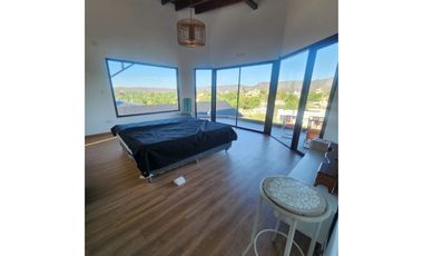 VENTA CASA 3 DORMITORIOS BARRIO CERRADO LOMAS DEL REY MAYU SUMAJ