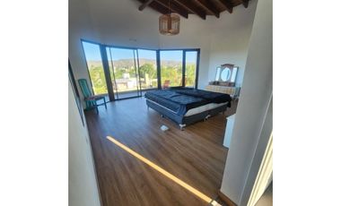 VENTA CASA 3 DORMITORIOS BARRIO CERRADO LOMAS DEL REY MAYU SUMAJ