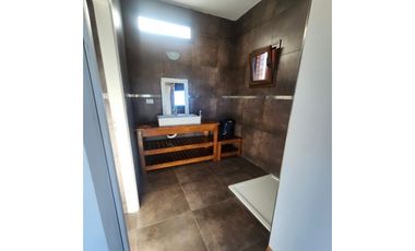 VENTA CASA 3 DORMITORIOS BARRIO CERRADO LOMAS DEL REY MAYU SUMAJ